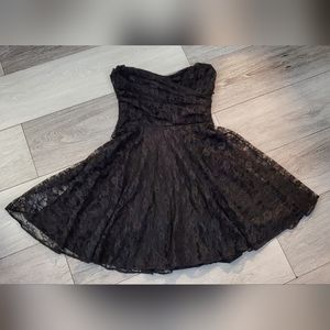 Express Black Lace Sweetheart Neckline Dress